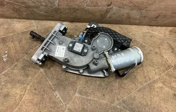 Mercedes-Benz CLS C218 X218 Tailgate/trunk/boot lift motor A2188200442