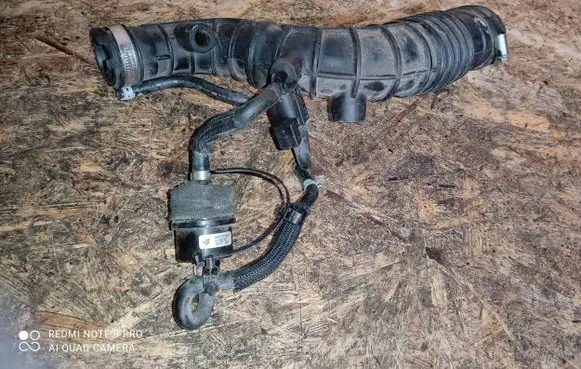 Dacia Sandero Air intake hose/pipe 223727641R 8200603558
