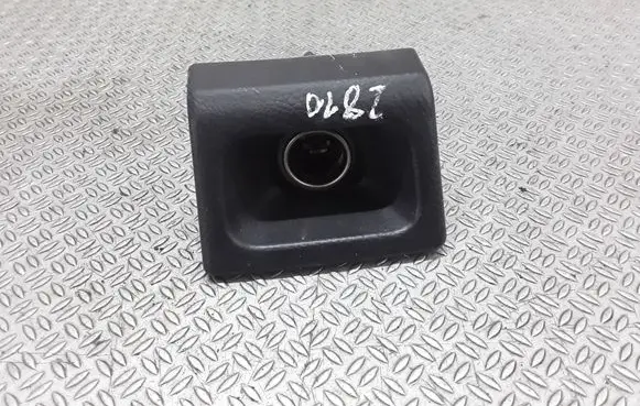 Toyota Avensis Verso 12 V Socket (front) 