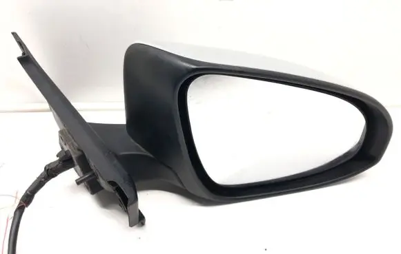 Toyota Yaris Front door electric wing mirror 