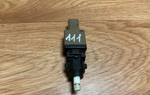 Alfa Romeo 147 Brake pedal sensor switch 46840511 1029B