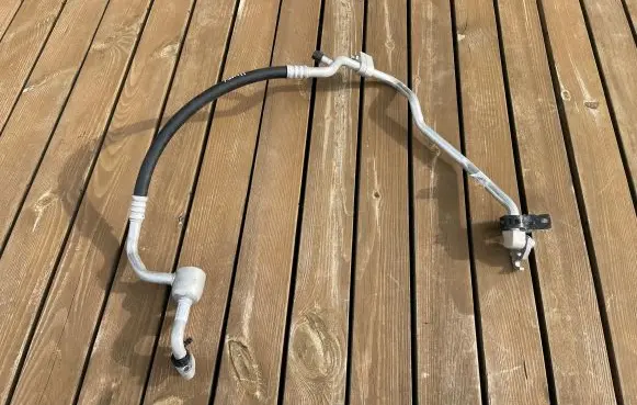 Air conditioning (A/C) pipe/hose