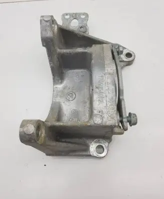 Nissan Leaf II (ZE1) Driveshaft support bearing bracket 170915A072