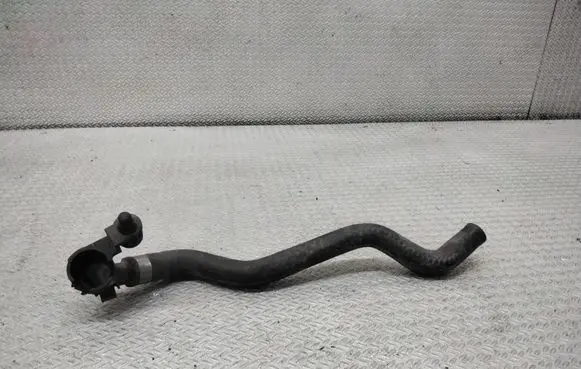 Mercedes-Benz E W210 Engine coolant pipe/hose