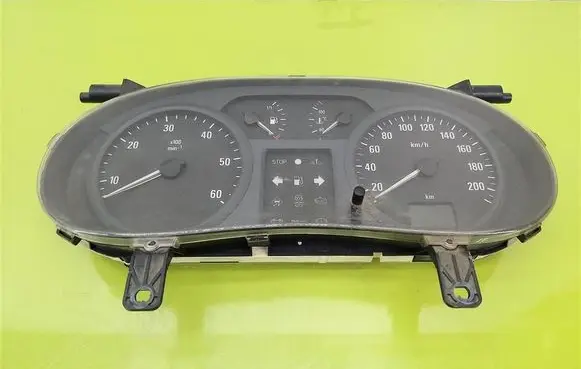 Opel Vivaro Speedometer (instrument cluster) P8200006339A