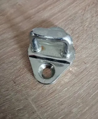 BMW 3 E46 Rear door lock loop/hook striker 8196035