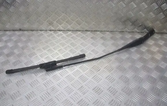 Ford Focus Front wiper blade arm