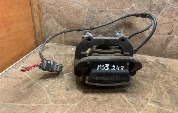 Mercedes-Benz GL X166 Rear brake caliper A1664238498