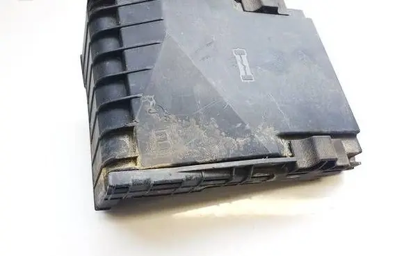 Skoda Octavia Mk2 (1Z) Fuse box cover 1k0937132f 1k0937132g