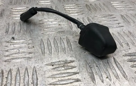 BMW 3 E90 E91 Windshield washer spray nozzle 713129906