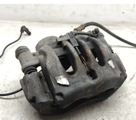 Mercedes-Benz Vito Viano W639 Front brake caliper 6394400235