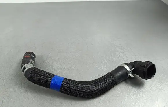Coolant pipe/hose