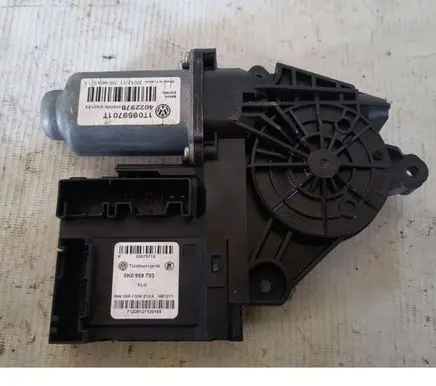 Skoda Octavia Mk2 (1Z) Front door window regulator motor 5K0959793 05075712 71208121120165