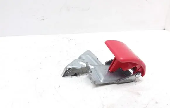 Volvo C30 Engine bonnet (hood) release handle