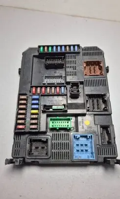 Peugeot 208 Fuse module E1092030 20130618 9678355980
