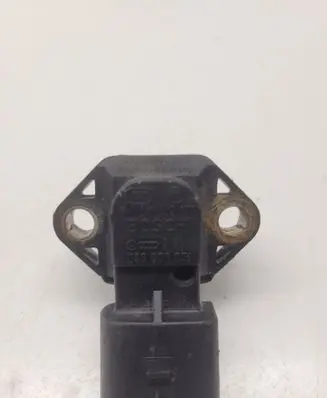 Volkswagen PASSAT B5 Air pressure sensor 0281002177