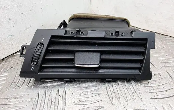 BMW 5 E60 E61 Dashboard side air vent grill/cover trim 9112205 6910732 64226910732