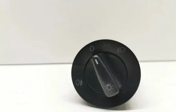 Volkswagen Golf IV Light switch 1C0941531