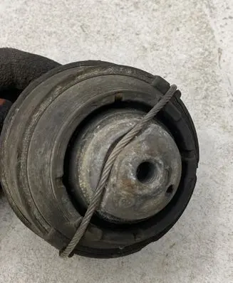 Engine mount bracket
