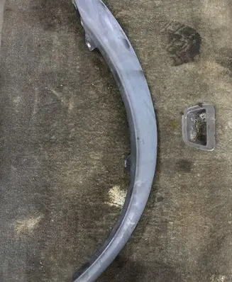 Volvo XC70 Fender trim (molding)