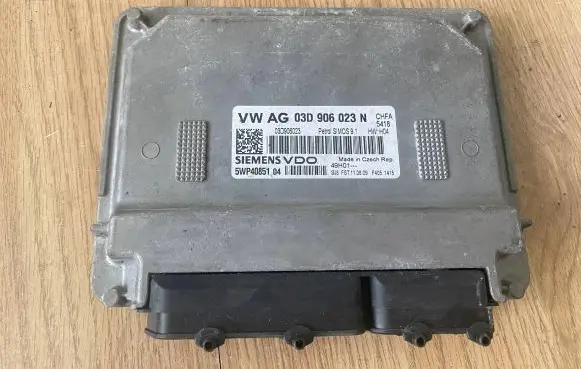Skoda Fabia Mk2 (5J) Engine control unit/module 03D906023N 5WP4085104 03D906023
