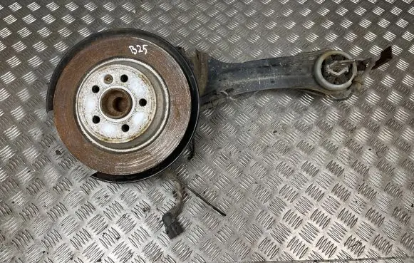 Volvo V60 Rear wheel hub spindle/knuckle P31406656