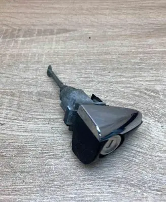 Mercedes-Benz C W203 Front door lock (next to the handle) 5WK49022
