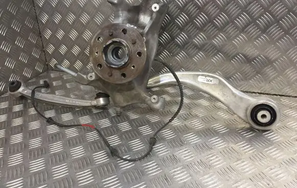 BMW M4 G82 G83 Front wheel hub spindle knuckle 