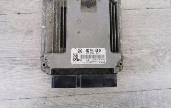 Volkswagen Touran I Engine control unit/module 03G906016DK