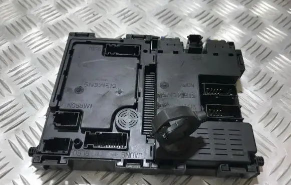 Peugeot 206 Comfort/convenience module 9627137080 0t05872400