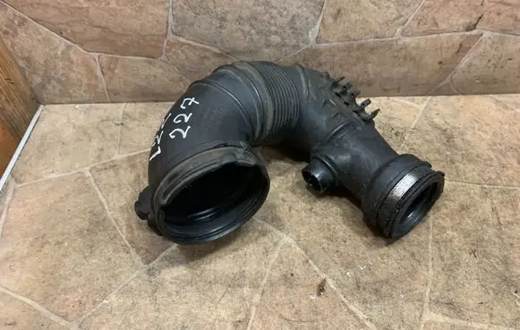 Mercedes-Benz C W204 Brake vacuum hose/pipe A6510900337