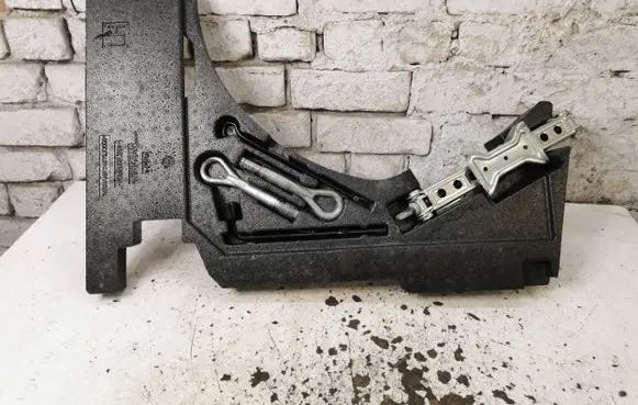 Nissan Qashqai Tool set 
