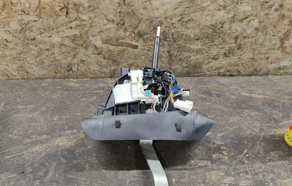 Infiniti Q70 Y51 Gear selector 75C581