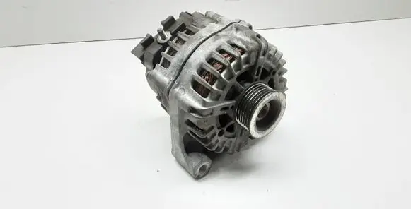 BMW 1 E81 E87 Generator/alternator 7802261