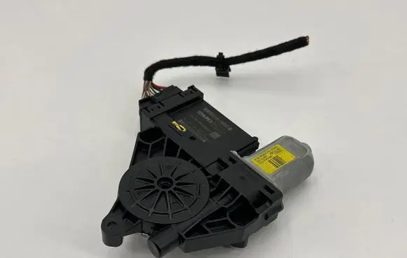 Volvo XC40 Rear door window regulator motor 31674759 8888777266