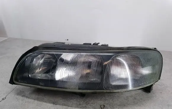 Volvo V70 Headlight/headlamp 890068788662919