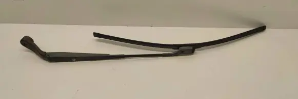 Windshield/front glass wiper blade