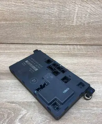 Mercedes-Benz E W211 Door control unit/module 2118208185