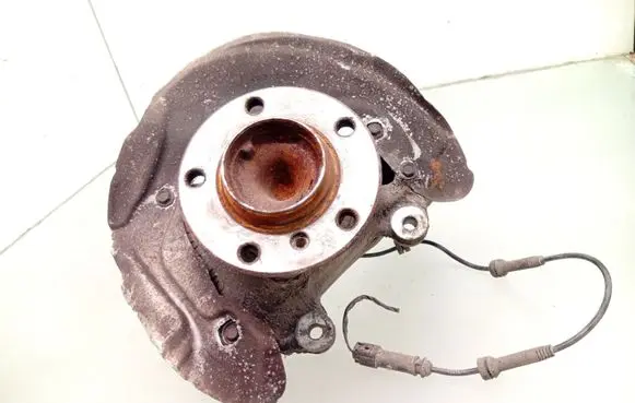 BMW 1 F20 F21 Front wheel hub spindle knuckle 6792285