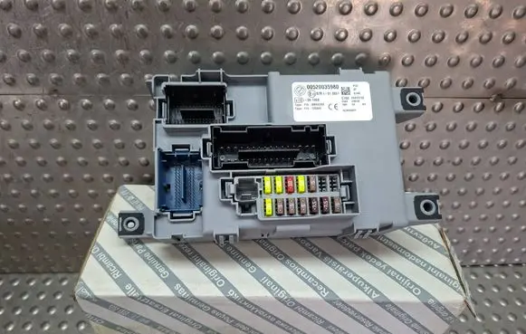 Fiat Punto Evo Fuse box set S26340066 00520035980