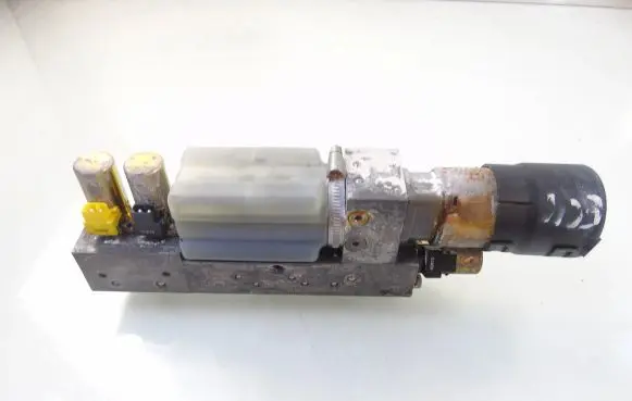 BMW 6 E63 E64 Convertible roof hydraulic pump 