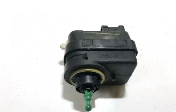 Headlight level adjustment motor