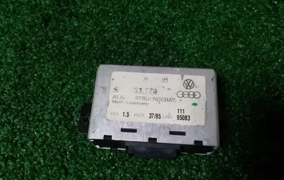 Audi A6 S6 C4 4A Alarm control unit/module 4A0951173 95083