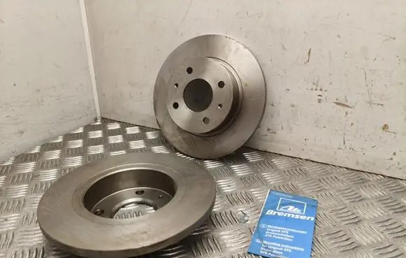 Nissan Sunny Rear brake disc 4020661A11