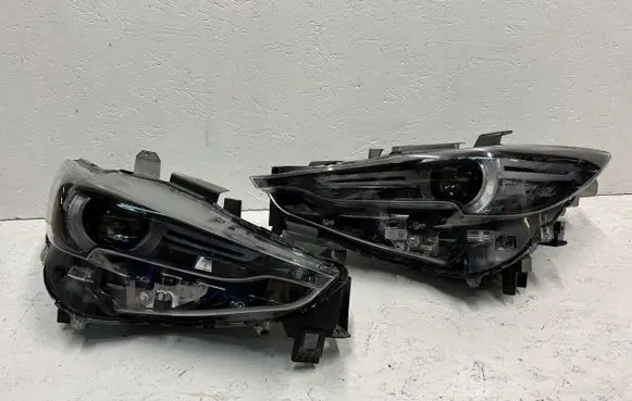 Mazda CX-5 II Headlight/headlamp