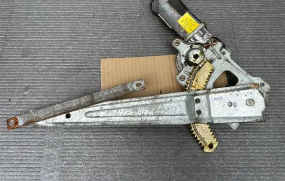 Nissan Patrol Y61 Rear door window regulator with motor 82731VB011 82721VB010