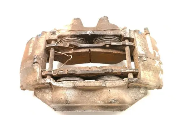 Toyota Hilux (AN10, AN20, AN30) Front brake caliper