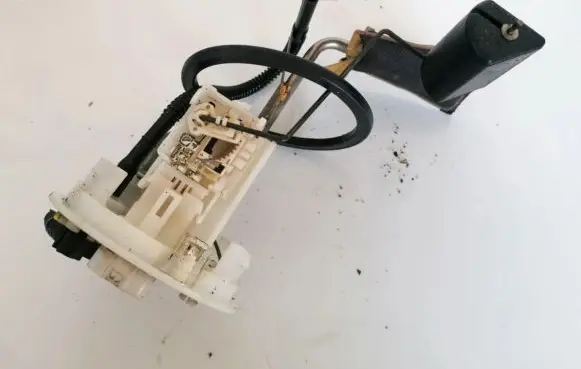 Toyota Avensis Verso Fuel level sensor 