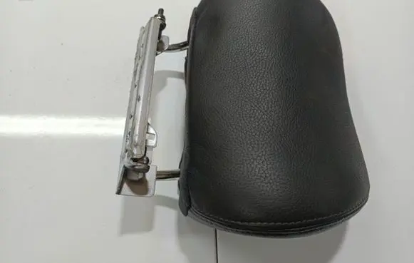 Volvo S60 Front seat headrest 