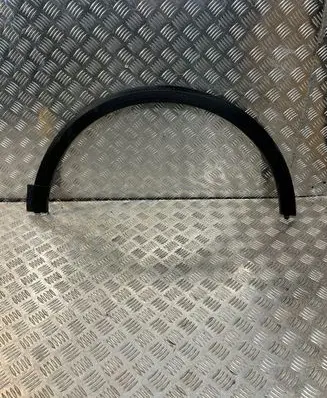 MG ZS Front arch trim 10252368